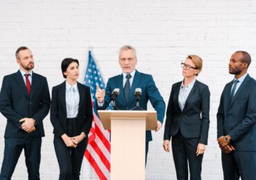 Communication Strategies to Speak Clearly and Concisely in English